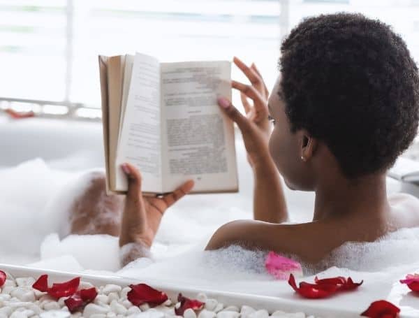 Quoi faire quand on est seul à la Saint-Valentin - Blogue | Clinique de Psychologie Québec