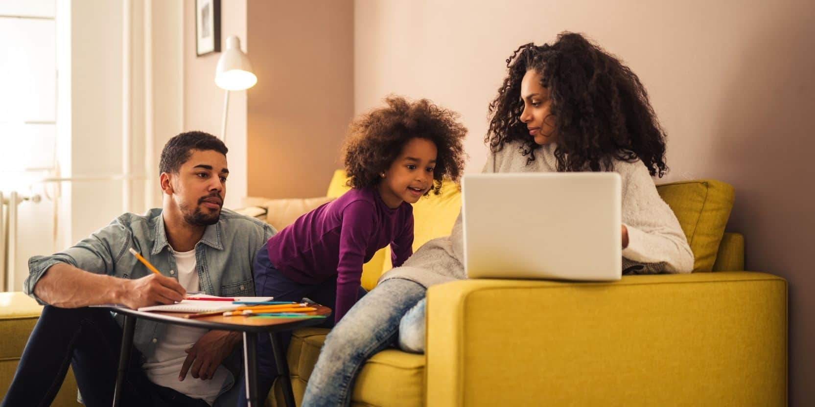 Télétravail et santé psychologique : les défis de la conciliation travail-famille-vie personnelle - Blogue | Clinique de Psychologie Québec