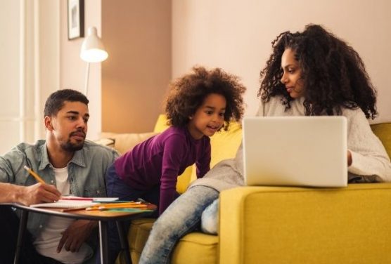 Télétravail et santé psychologique : les défis de la conciliation travail-famille-vie personnelle - Blogue | Clinique de Psychologie Québec